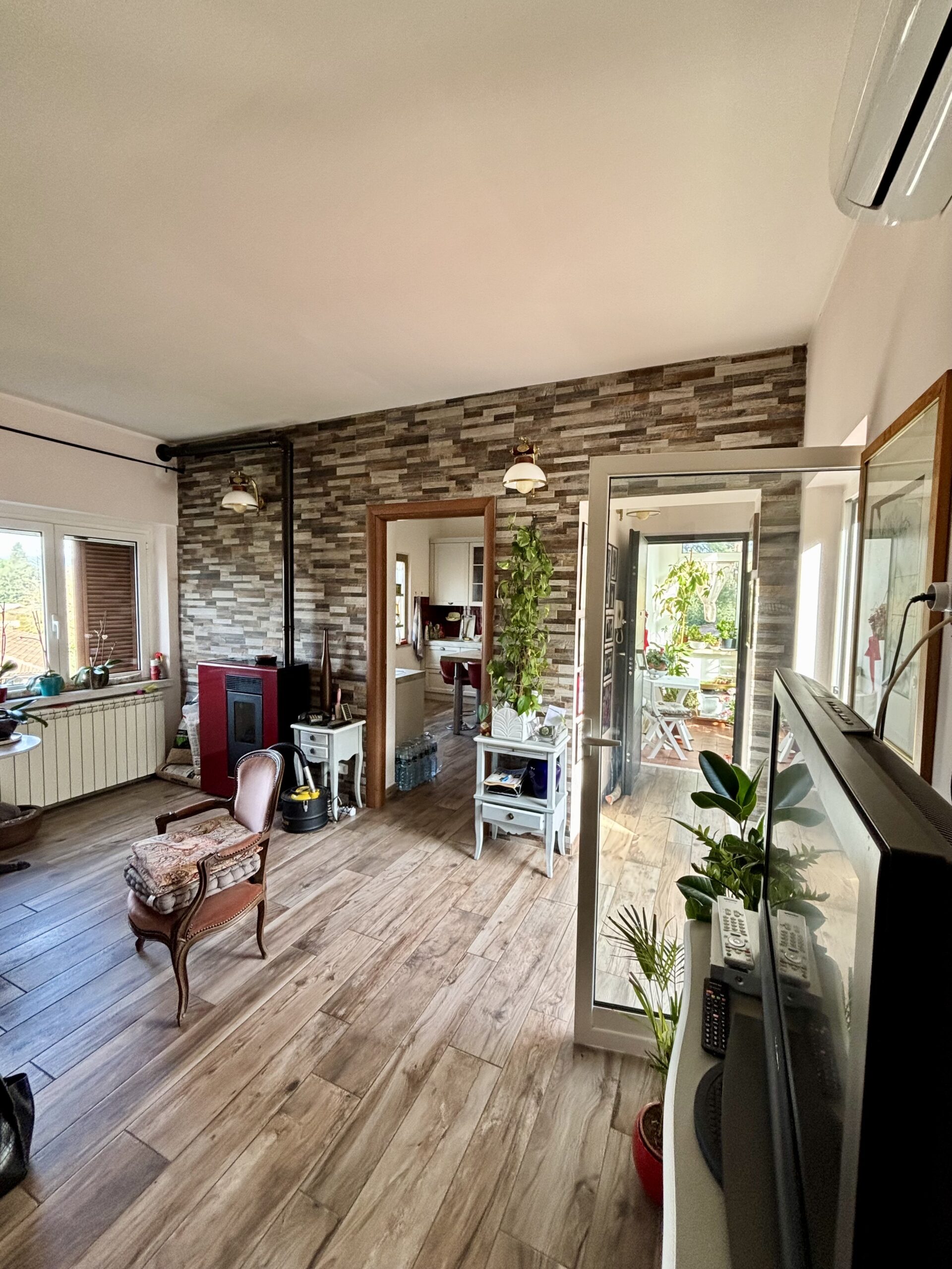 Prestigio e comfort in un villino a Punta del lago