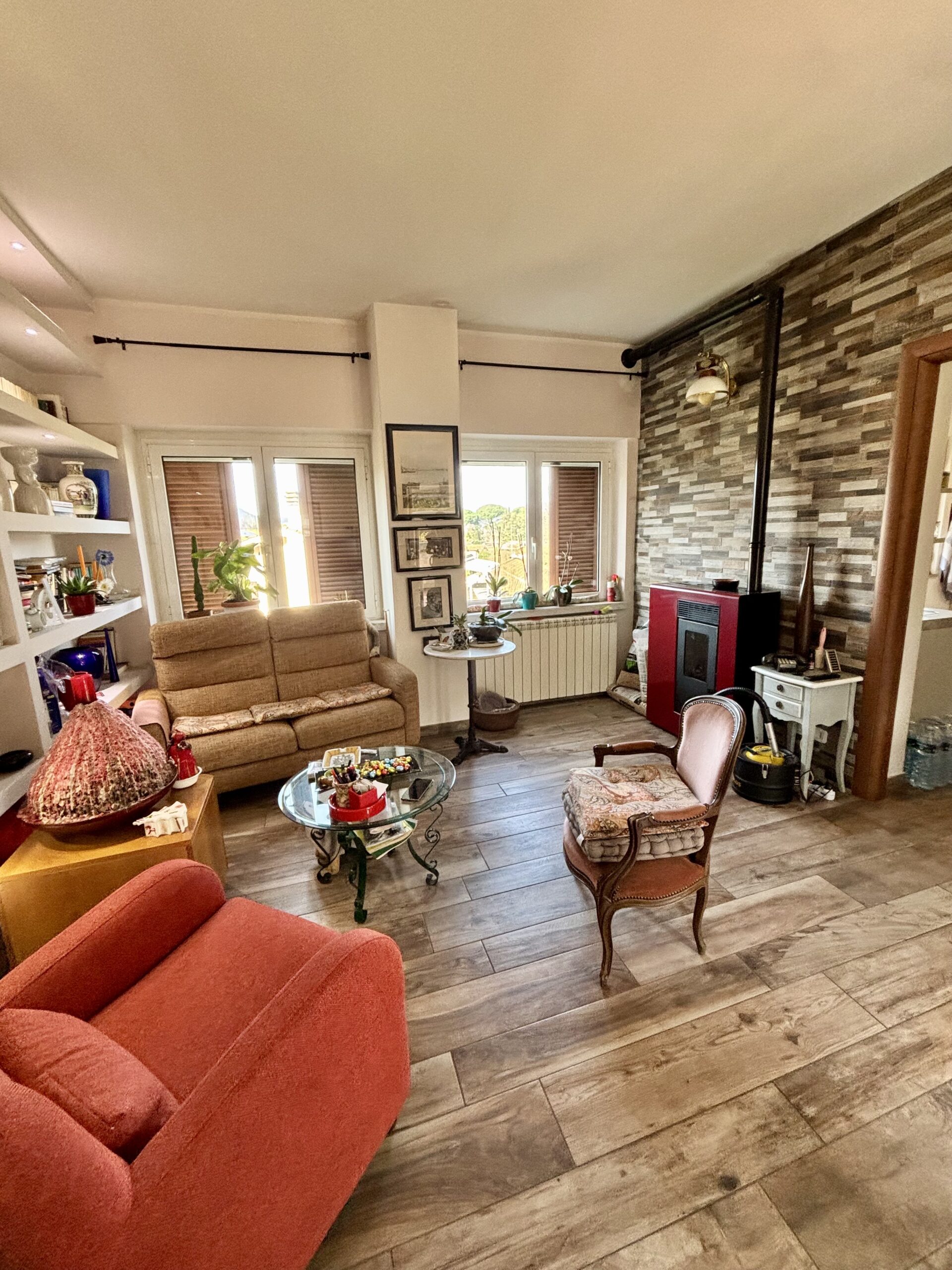 Prestigio e comfort in un villino a Punta del lago